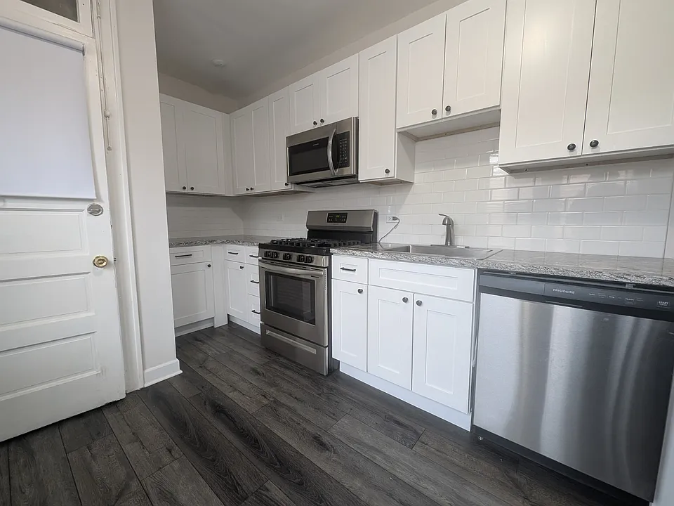 5818 W Berteau Ave #1