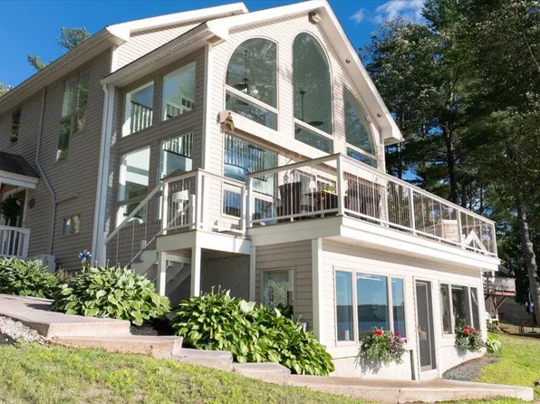 792 Memorial Drive, Winthrop, ME 04364