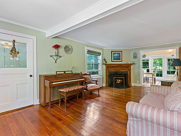 JanetB-3 Brookside Lane-2.JPG