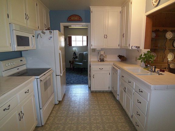 4th image of 2847 N Arthur Ave