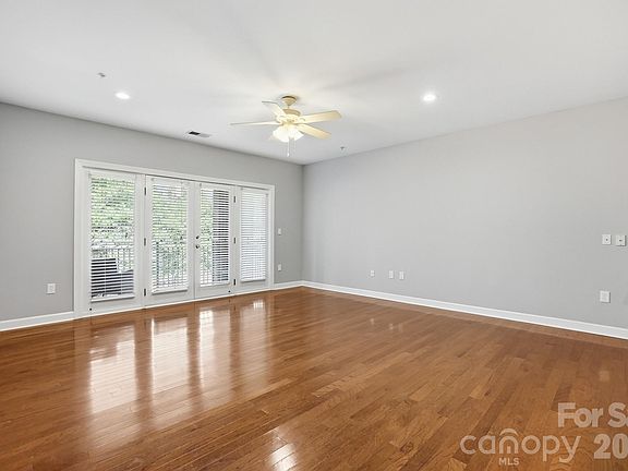 2nd image of 1829 Kenilworth Ave Unit 204