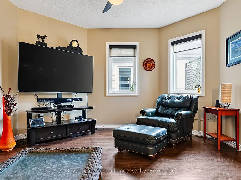 835 Charles Wilson Pkwy — Photo 6