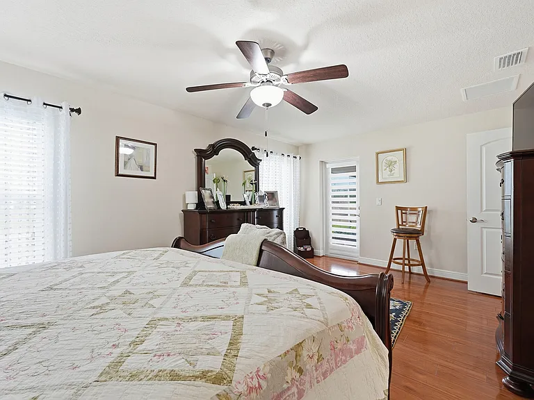 5923 NW Brianna Ct — Photo 22