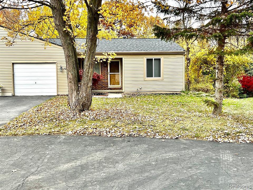 720 Woods Ct, Walled Lake, MI 48390 Zillow