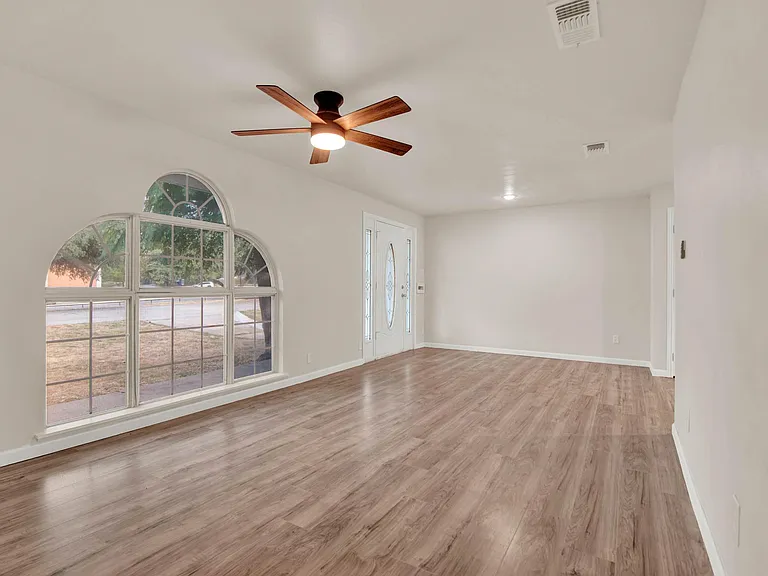 1754 S Mirick Ave — Photo 4