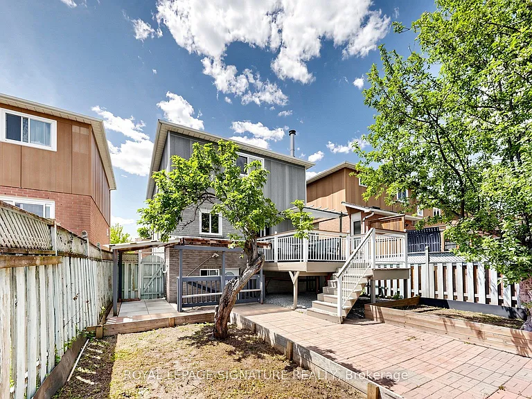 1634 Fairfield Cres #MAIN — Photo 30