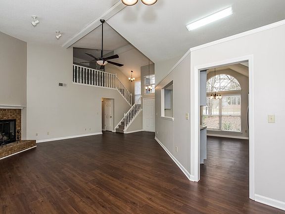 3rd image of 3700 Armitage Dr