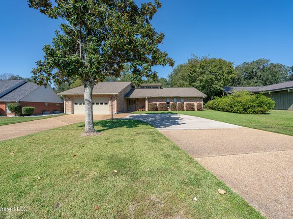 559 Golf Club Dr, Diamondhead, MS 39525