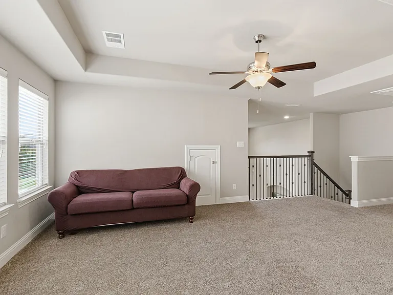 7452 Reverchon Dr — Photo 28