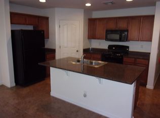 887 W Desert Hills Dr, San Tan Valley, AZ 85143