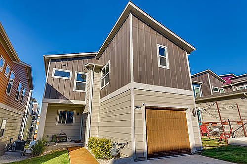 Attached garage, 3 spaces