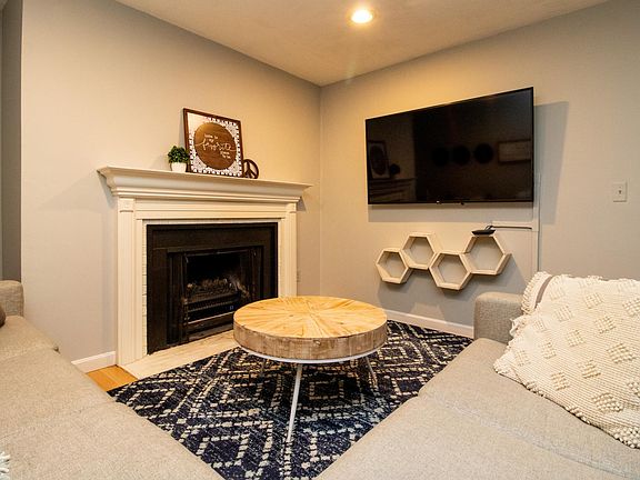 5th image of 109 Arbor Dr #28A