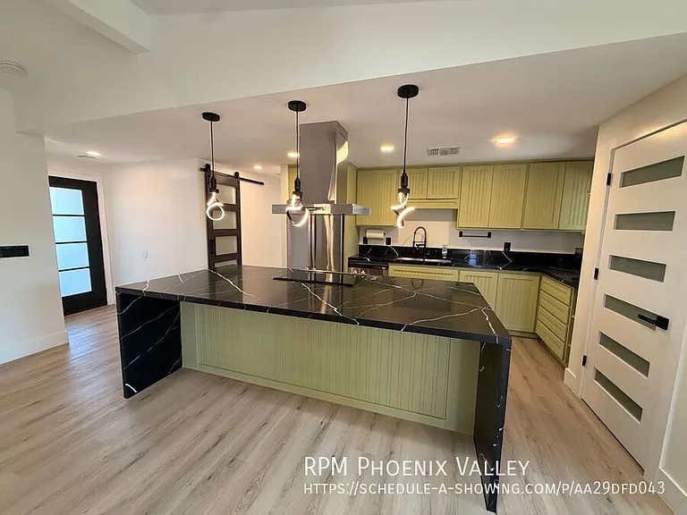 4019 E Surrey Ave — Photo 3