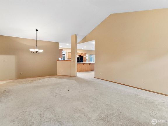 5th image of 730 Farmington Drive