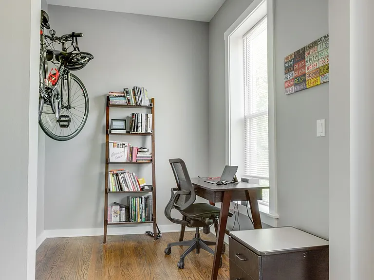 2035 W Cortland St #3 — Photo 6