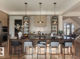 931 Haddad Wynd SW, Edmonton, AB T6W4Y1