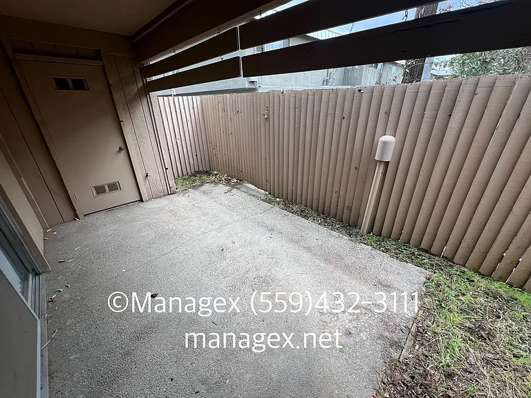 6035 N College Ave #B — Photo 12