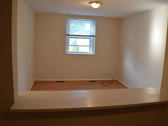 5th image of 7230 Southwest Ave APT 11