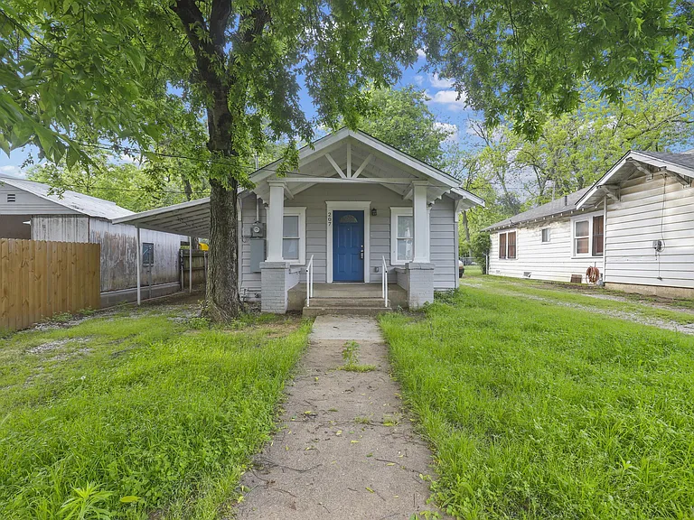 207 W Heard St — Photo 3