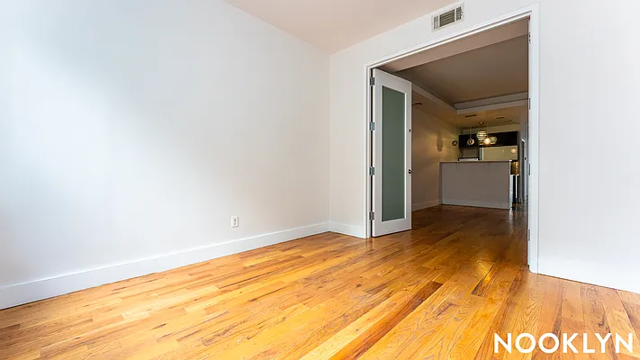 Rented by Nooklyn NYC LLC | media 22