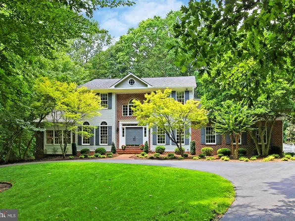 8604 Beaver Pond Ln, Fairfax Station, VA 22039