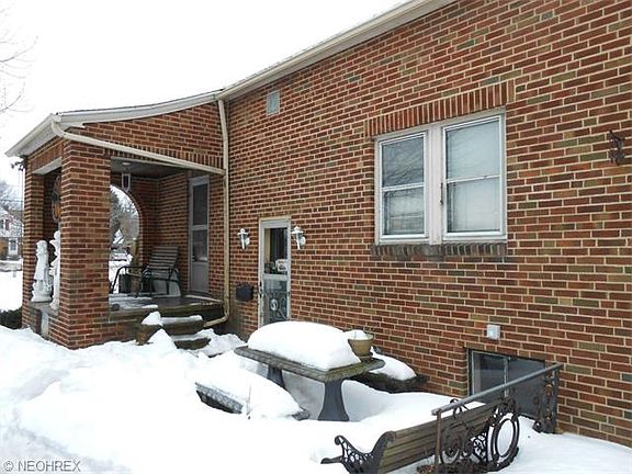 3rd image of 5420 W 220th St