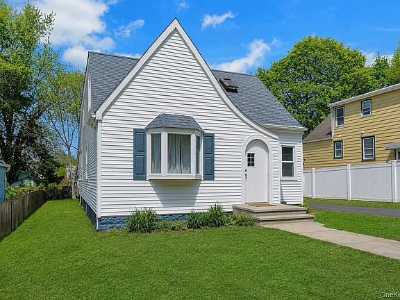 3rd image of 6 Willow Avenue