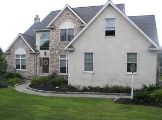 7660 Longwood Dr, Orefield, PA 18069