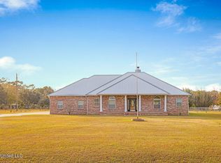 9181 Dana Rd, Biloxi, MS 39532