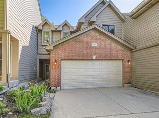 2032 Jeffrey Ct, Elgin, IL 60123