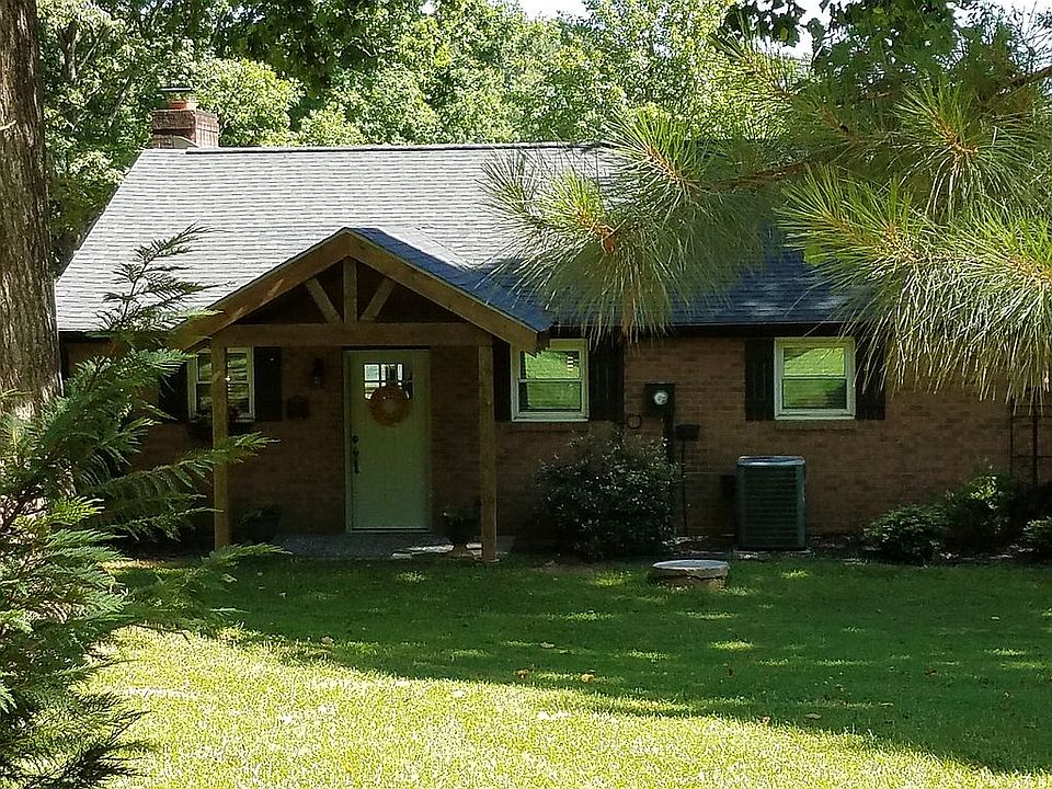 1st image of 8917 Oakwood Cir