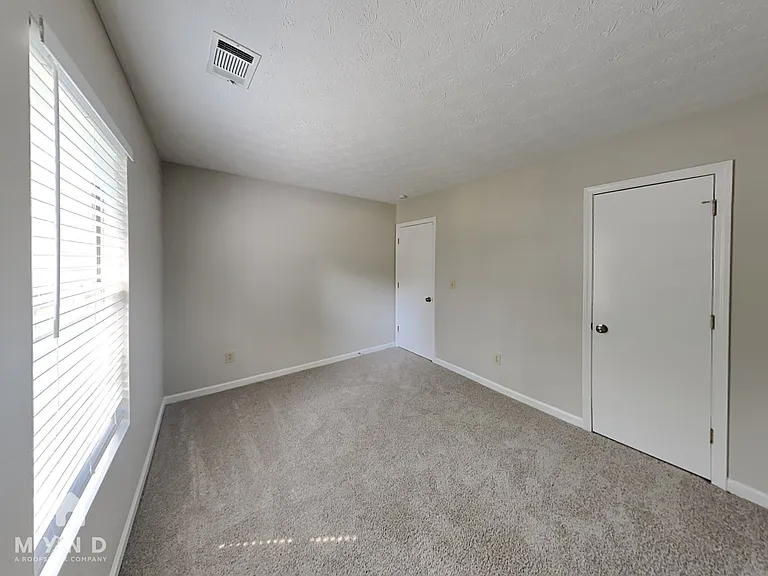 5631 Regency Manor Ct — Photo 17