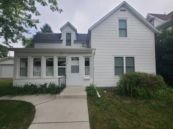 814 Sinclair St, Bottineau, ND 58318