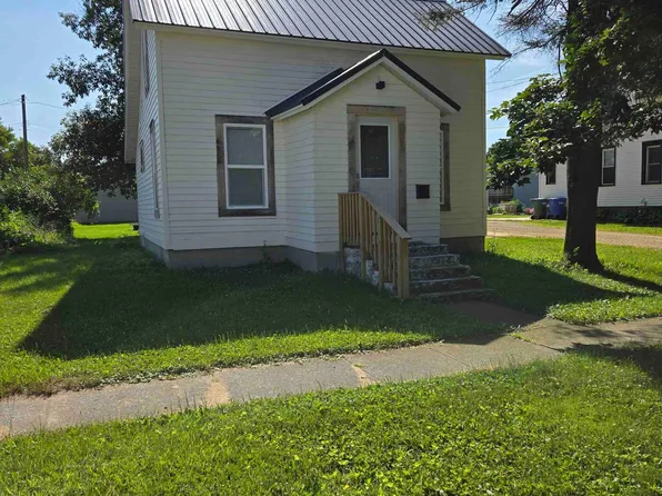 309 S Elm St, Cresco, IA 52136