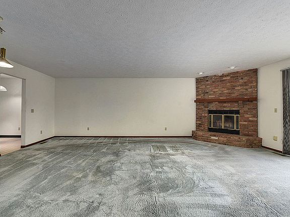 4th image of 12375 Woodside Ct #C11