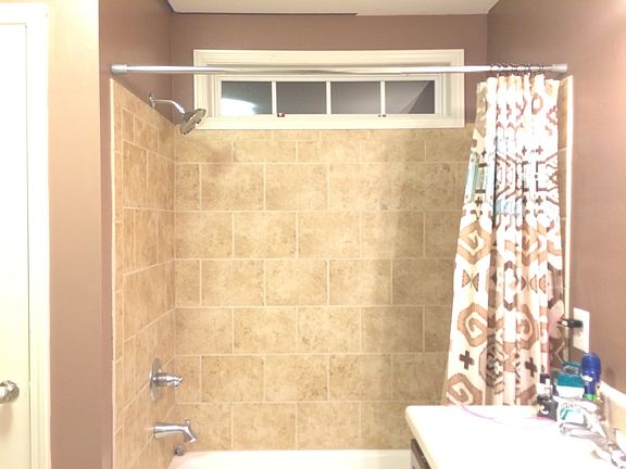 Master bath shower/tub combo