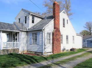 443 Flora Ave, Flora, IL 62839