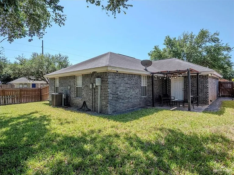 2900 Kilgore Ave — Photo 3