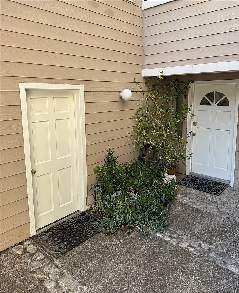 Studio, 450 sqft, $2,095 — Photo 3