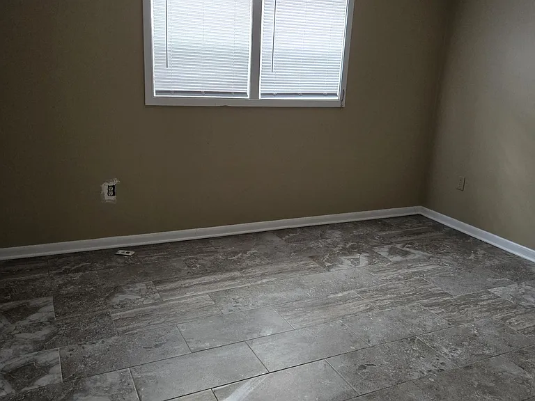 5205 N 60th Ave — Photo 5