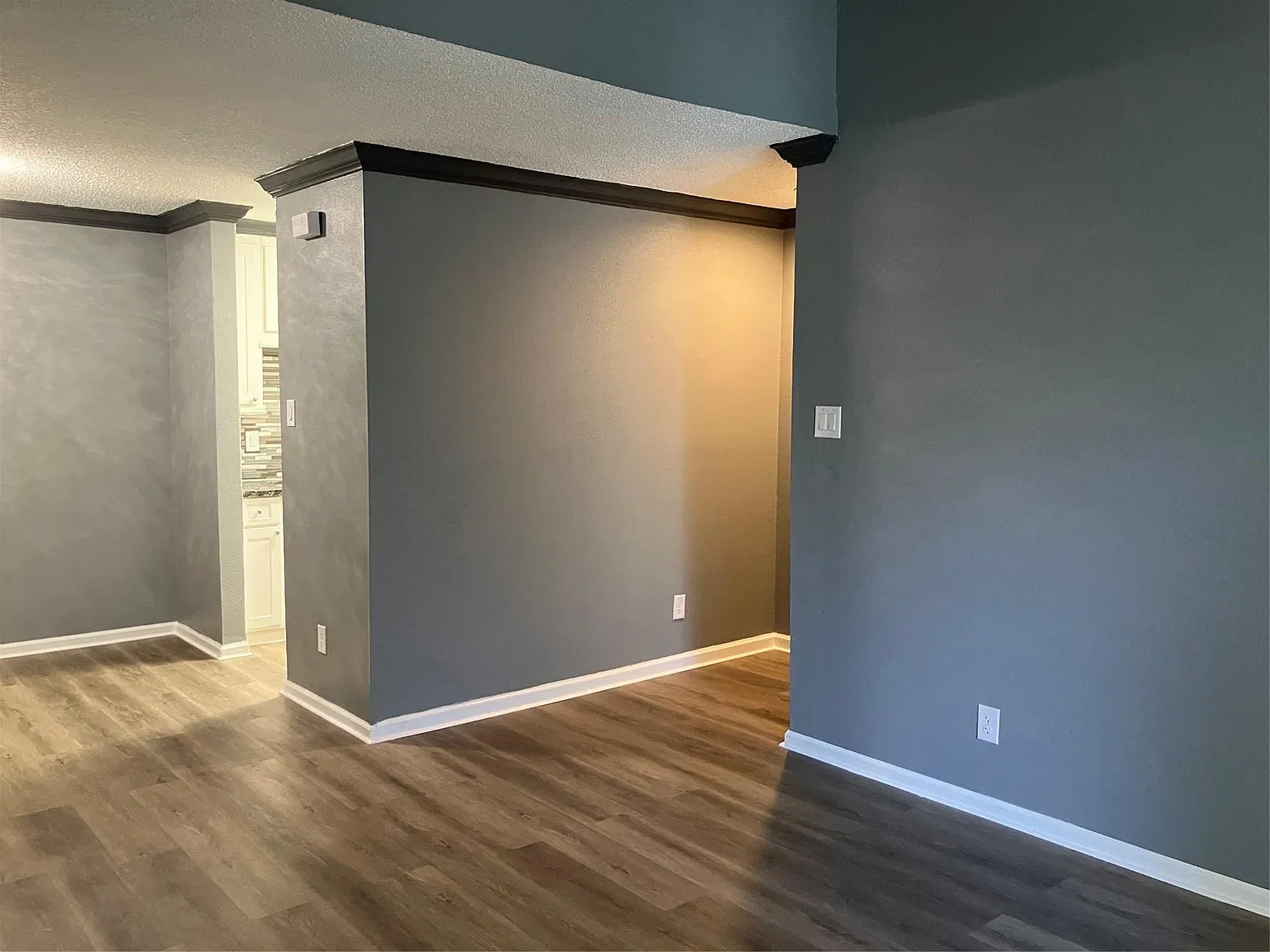1 bed, 1.0 bath, 676 sqft, $980 — Photo 2