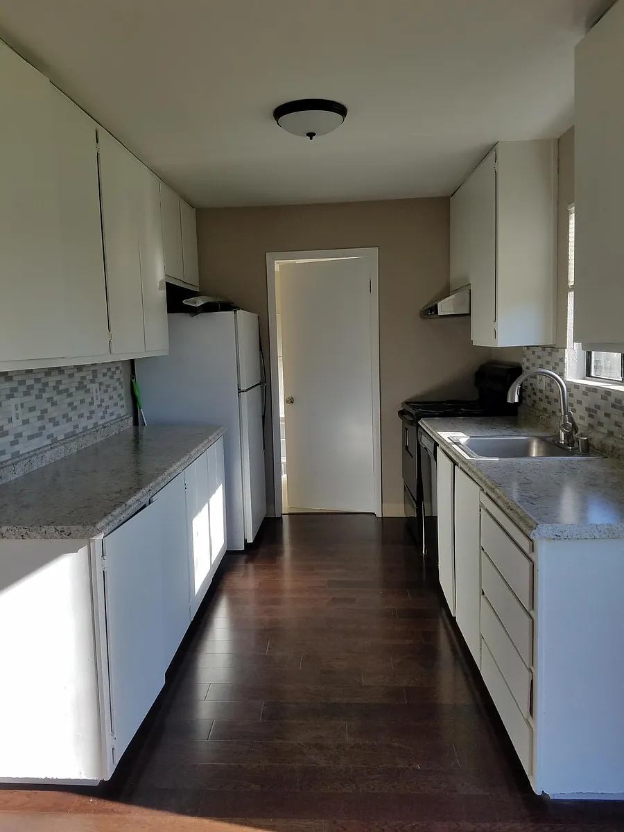 Kitchen - 326 Vel Pl