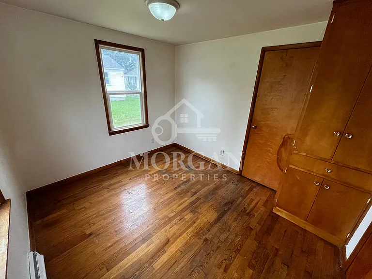 319 Lincoln St — Photo 5