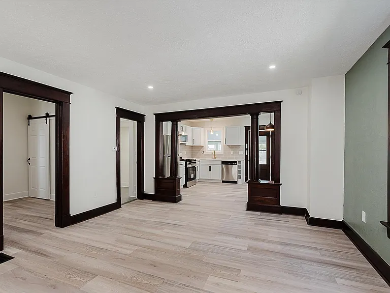 1422 Olive St — Photo 4