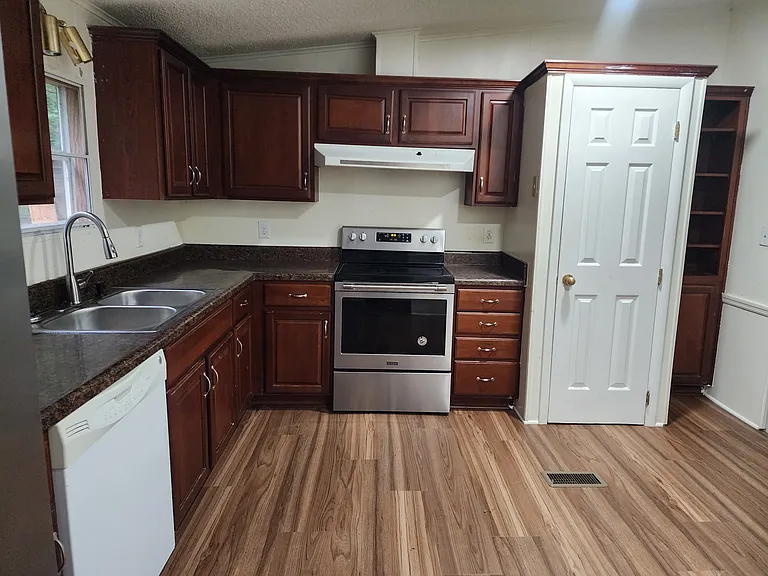 1241 Shannonbrook Ln — Photo 24