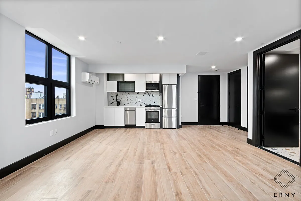 Building Photo - 828 New York Ave #2D