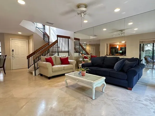 3308 Old Oak Ln #1003, Hollywood, FL 33021