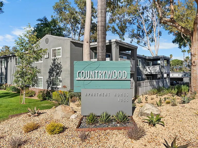 Countrywood Apartments — Photo 12