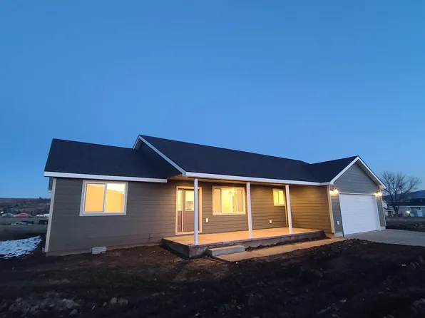 901 N 15th Ave, Elgin, OR 97827