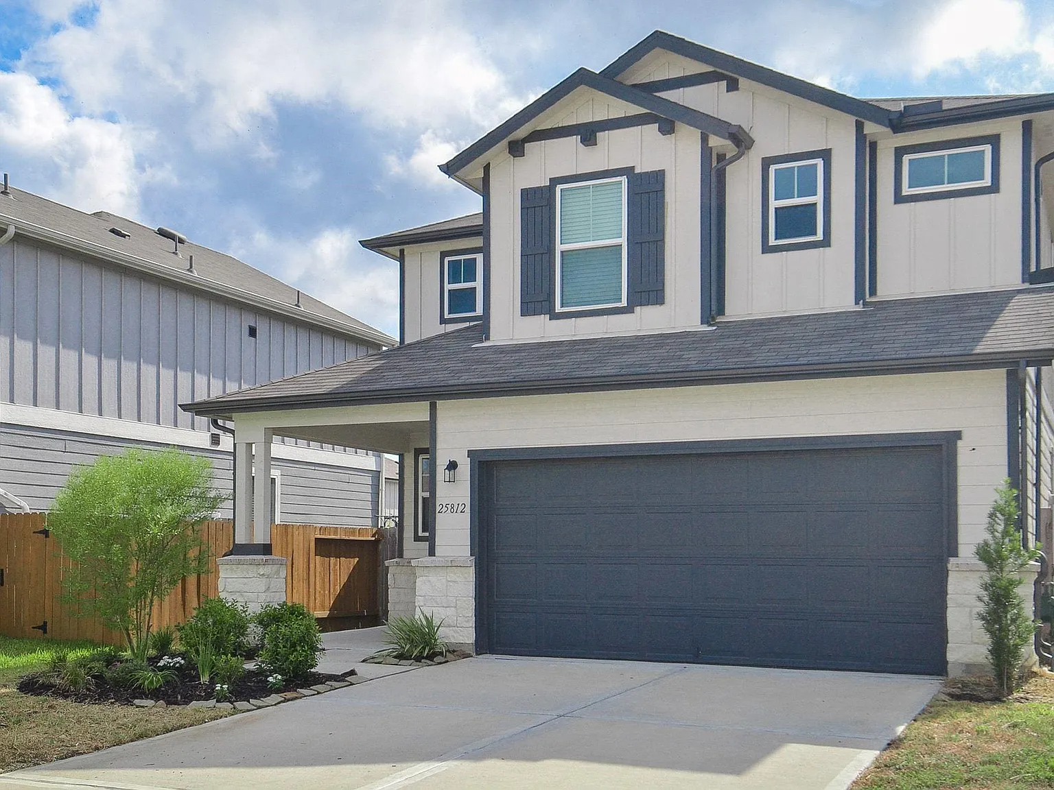4 bed, 3.0 bath, 2220 sqft, $2,250 — Photo 2